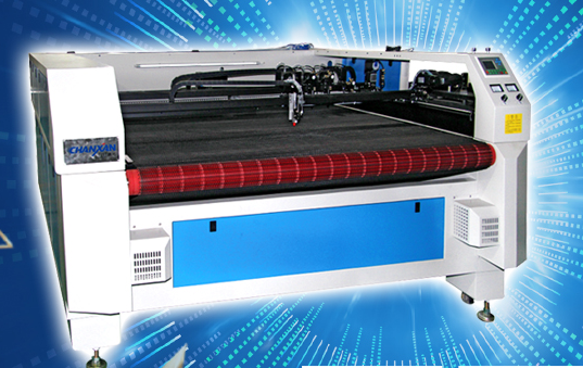 創(chuàng)軒鞋材激光畫線切割一體機感恩回饋，為您省時省力省人工！