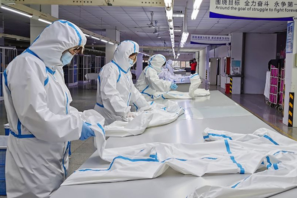 醫(yī)用防護(hù)服激光切割裁剪設(shè)備，助力疫情防控