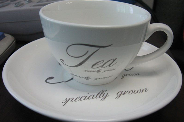 陶瓷制品雕刻刻字設(shè)備—陶瓷激光打標(biāo)機