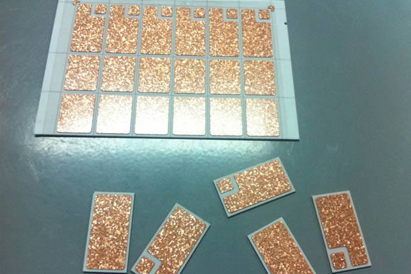 陶瓷電路基板劃線(xiàn)打孔設(shè)備—陶瓷激光切割機(jī)