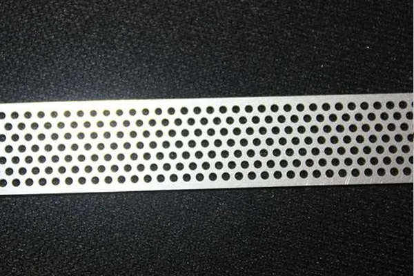 金屬精密打孔設(shè)備——激光打孔機