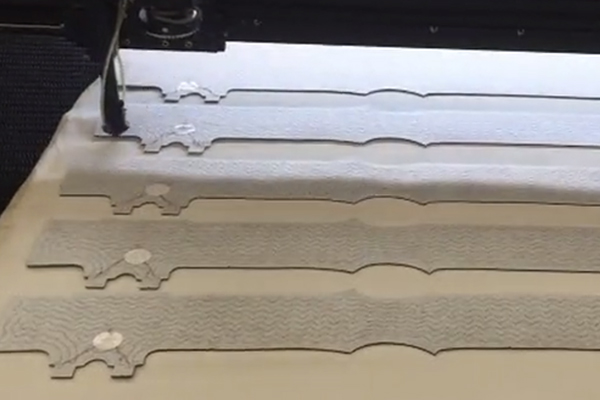 汽車加熱坐墊座椅激光切割機(jī)，讓你告別“冷板凳”