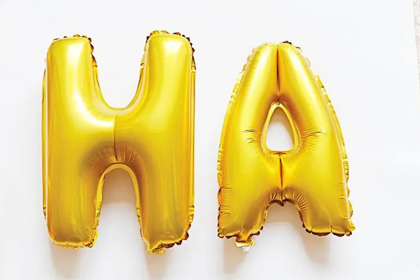 鋁模氫氣球?qū)Ｓ们懈钤O(shè)備—復(fù)合膜激光切割機