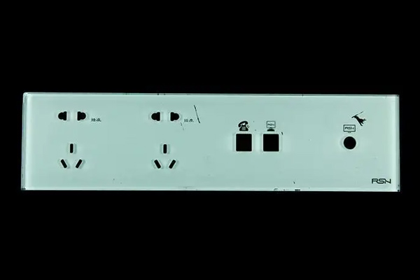 玻璃開關(guān)面板插座激光切割鉆孔設(shè)備—玻璃激光打孔機